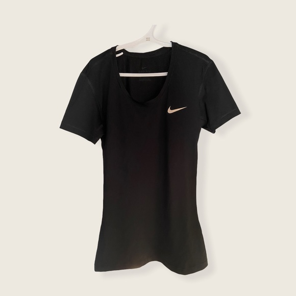 Black Dri-Fit NIKE top - Picture 1 of 3